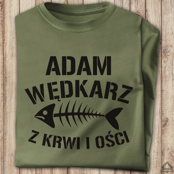 Wędkarska koszulka bawełniana T-shirt nadruk IMIĘ - WĘDKARZ Z KRWI I OŚCI