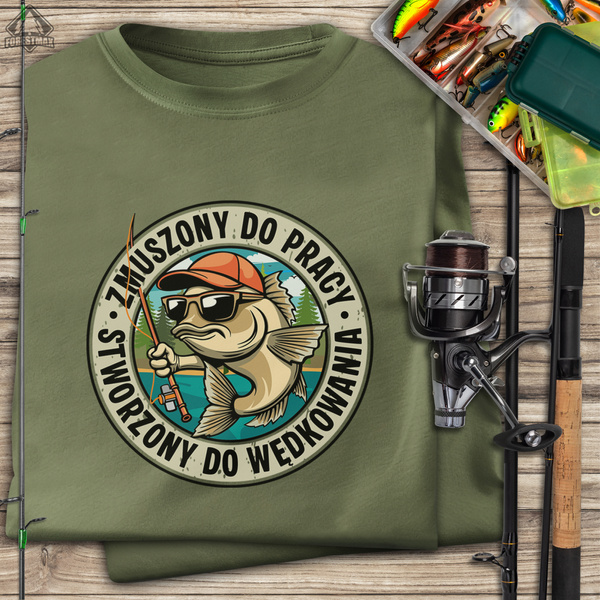 Wędkarska koszulka bawełniana T-shirt z dużym nadrukiem ZMUSZONY DO PRACY