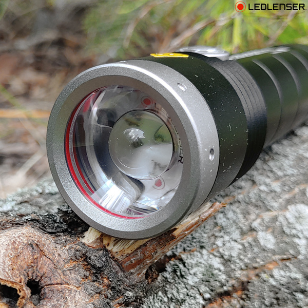 Latarka Ledlenser MT10