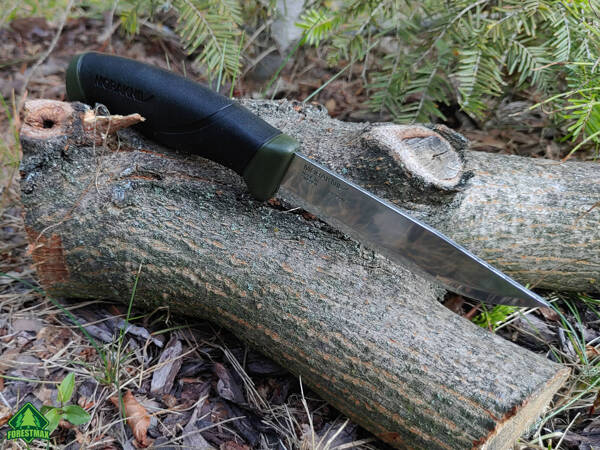 Nóż MORAKNIV Companion - stal węglowa - khaki